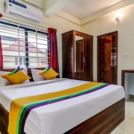 Itsy Hotels Rain Tulsi Stayz, Palarivattom Junction Kochi Eksteriør bilde