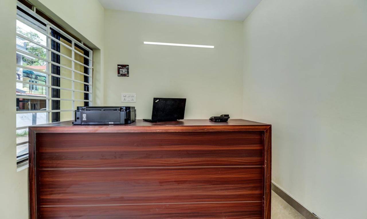 Itsy Hotels Rain Tulsi Stayz, Palarivattom Junction Kochi Eksteriør bilde
