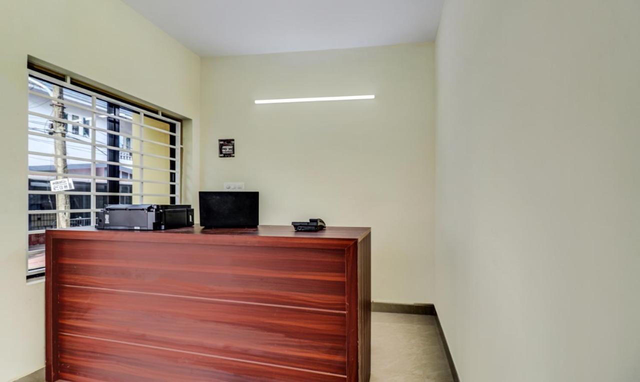 Itsy Hotels Rain Tulsi Stayz, Palarivattom Junction Kochi Eksteriør bilde