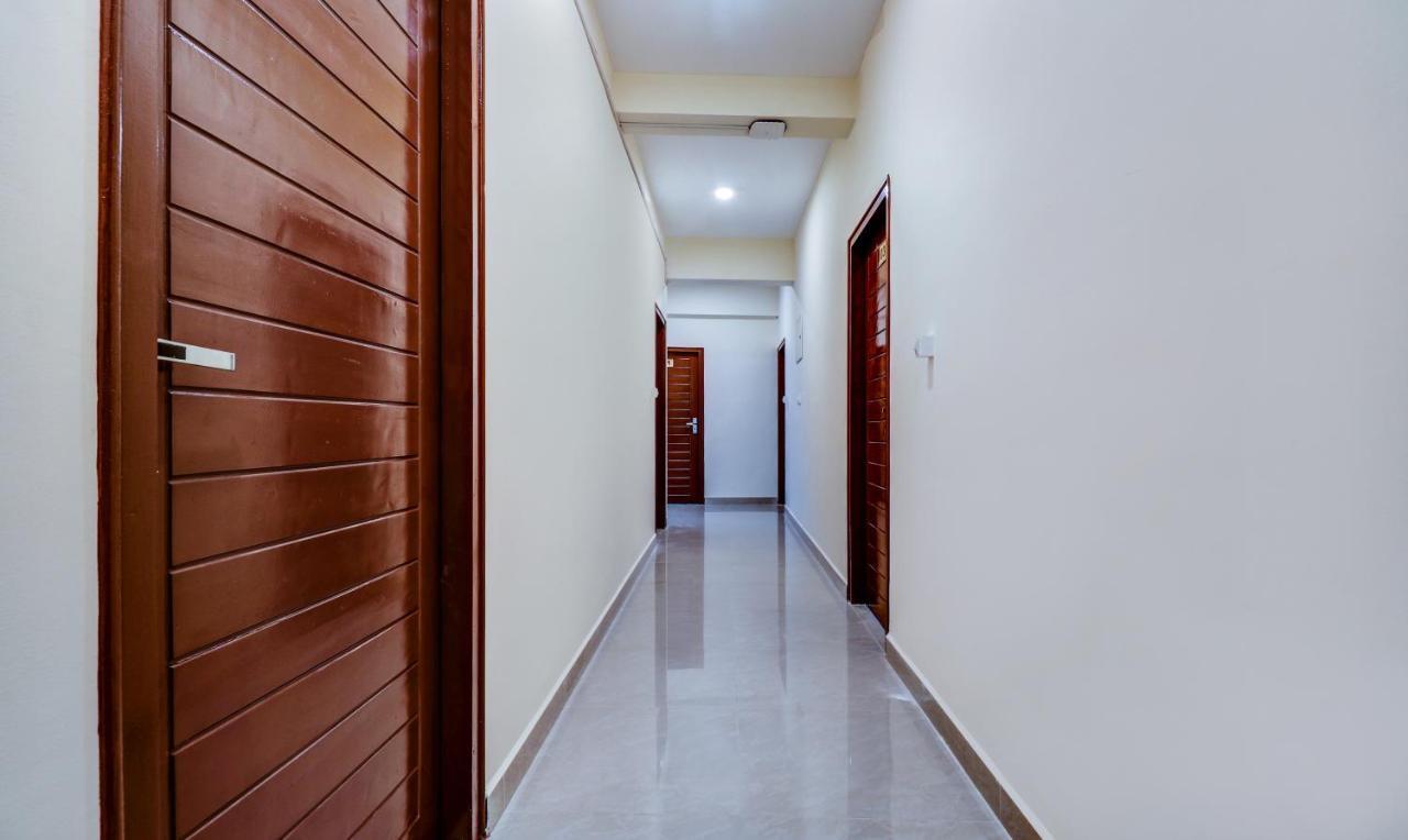 Itsy Hotels Rain Tulsi Stayz, Palarivattom Junction Kochi Eksteriør bilde