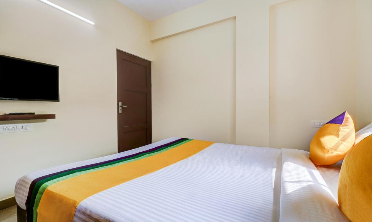 Itsy Hotels Rain Tulsi Stayz, Palarivattom Junction Kochi Eksteriør bilde